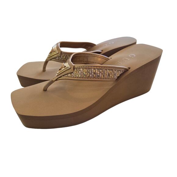 Guess Platform Wedge Sandal Gold Logo Size 9 NWOT Party Chunky Resortwear - Picture 3 of 7